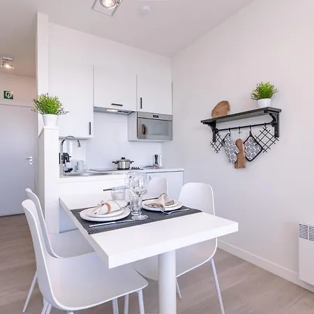 Oxygen At The Sea Is A Superb And Modern Flat Situated At A Stone'S Throw From The Beach, With A Breathtaking, Open View *